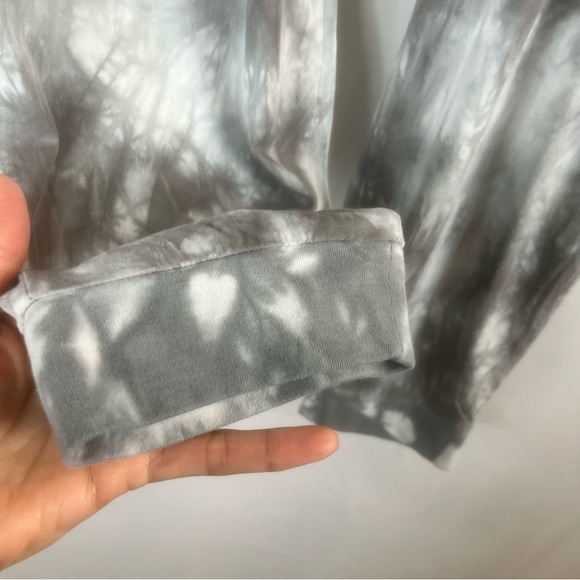Torrid Relaxed Fit Jogger Challis Mid Rise Pant Tie Dye Gray size:1  Gray - Picture 10 of 14